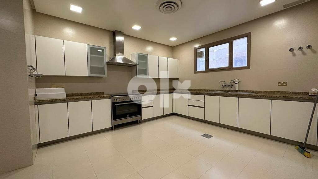 Modern 4 BR Floor in Zahra 2