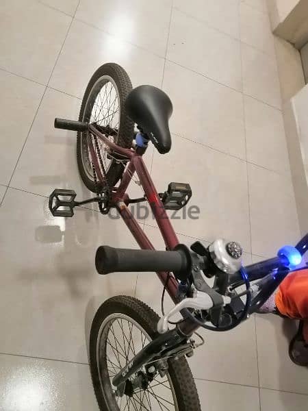 used but no too much used, big cycle, 2tires,in good condition, 2light 5