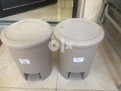 2 dust bin for bathrooms