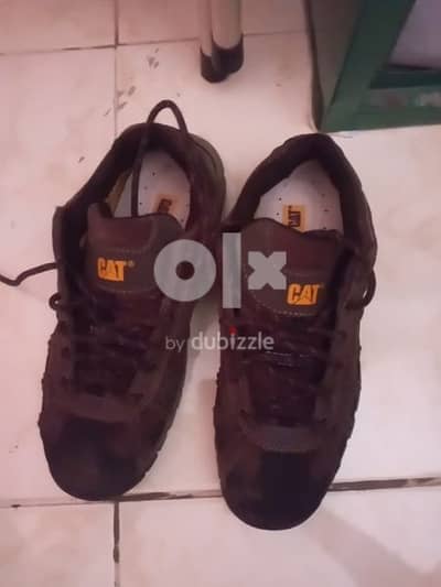 caterpillar shoes for urgent sale size 4