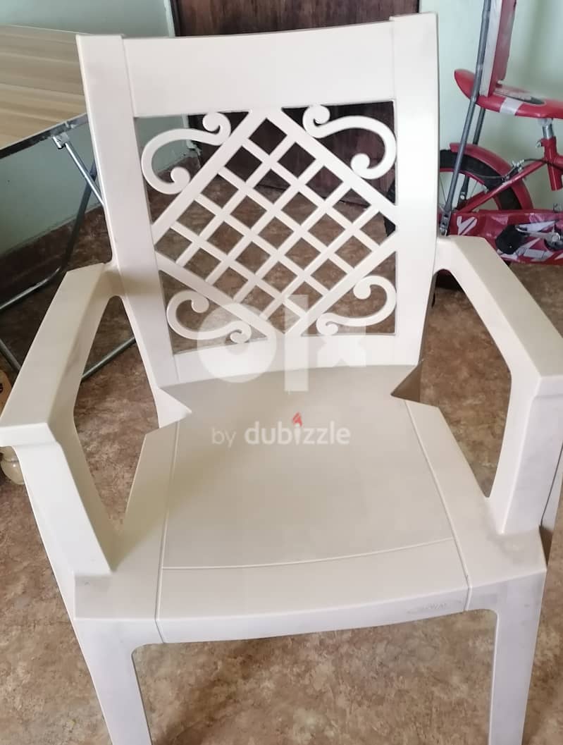 Plastic chair for sale 0