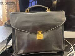 GUCCI leather classic rich stylish bag with gold plated lock and key