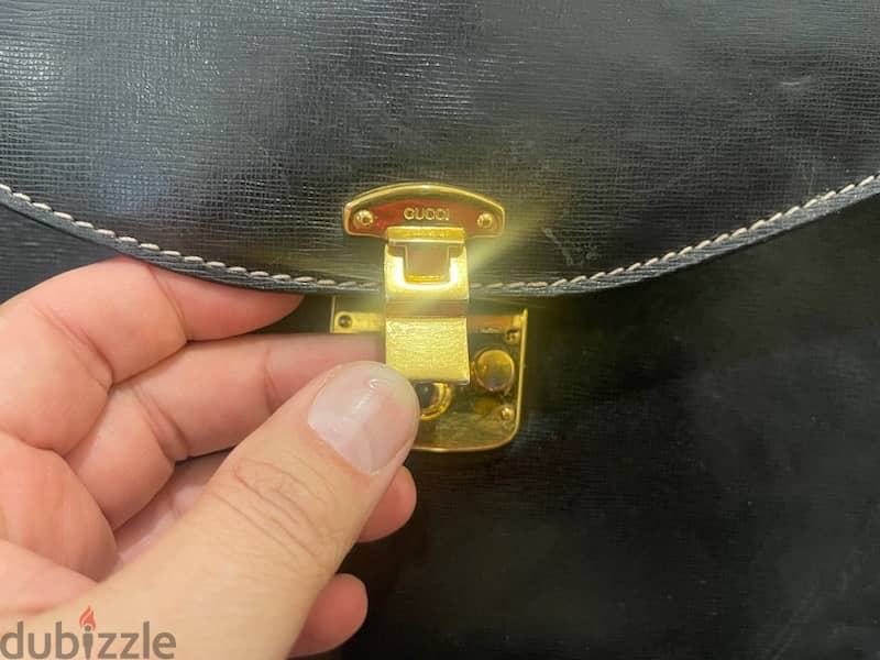 GUCCI leather classic rich stylish bag with gold plated lock and key 4