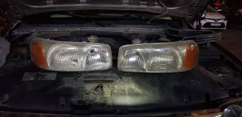 used in good condition GM YUKON 2001 to 2006 light &signals both sides 1