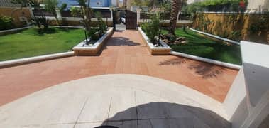 Bayan 4BR villa with garden and pool