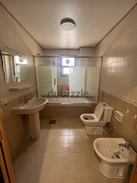 SHAAB - Deluxe 2 BR with Maid Room and Roof Top Pool 7