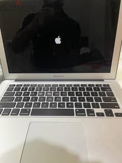 Apple laptop 0