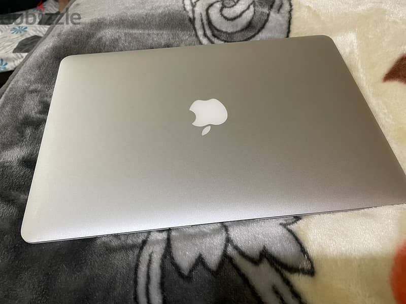 Apple laptop 1