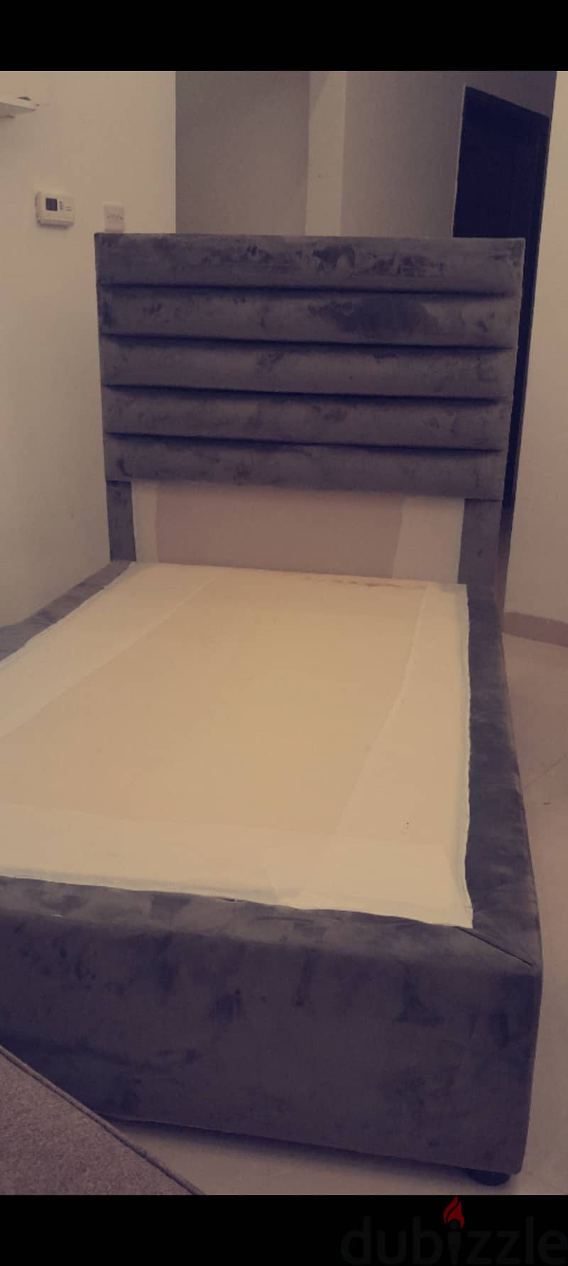سرير ونص مخمل اللون رمادي Gray bed velvet Measures one and - Furniture - 102320448