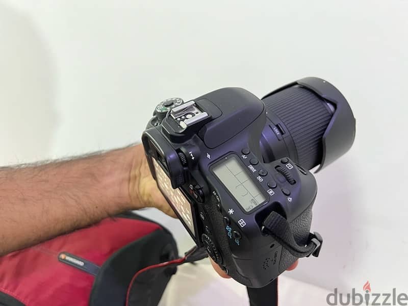 canon 80D+tamron 18mm-200mm lens(auto focus)+canon flash+bag 3