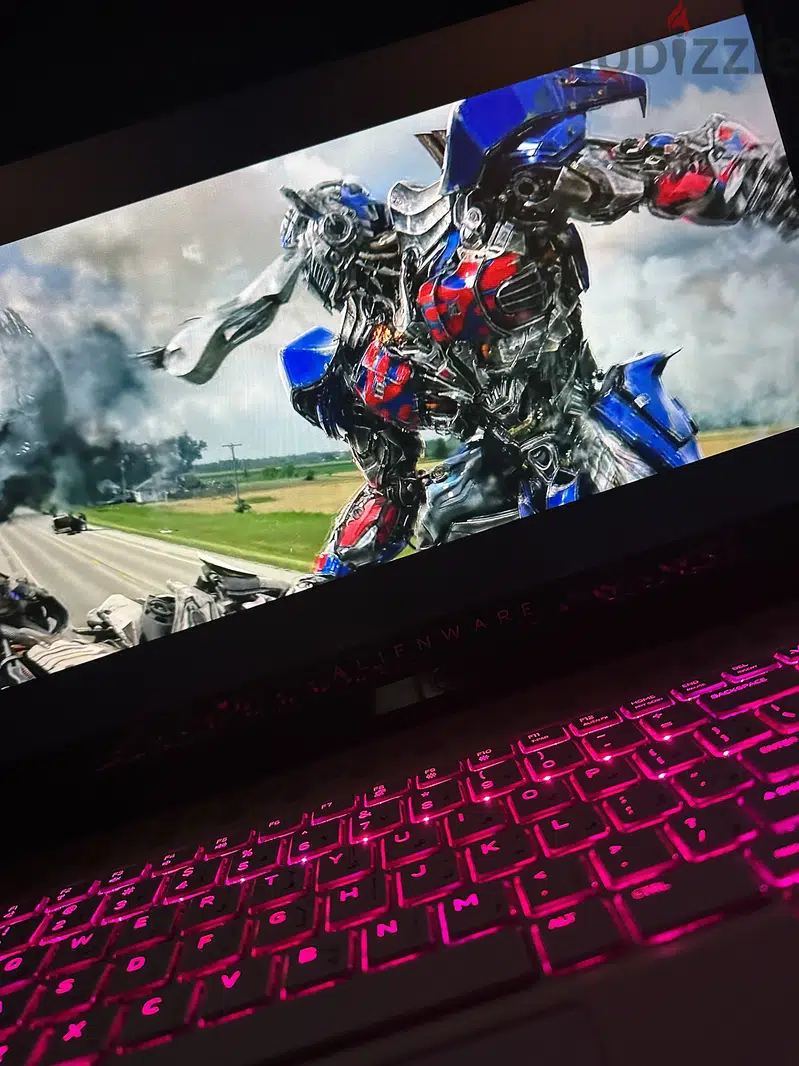 Alienware m17 r264056806951683121