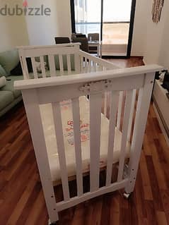 Brand New Crib With Mattress. 28x52 inches & 42 inches in height, 0