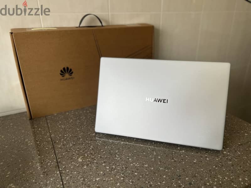 للبيع لابتوب Huawei  14 INCHCore i5 10 Gen/512 GB SSD/8 GB RAM 1