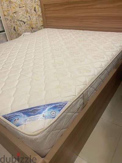 Luxury spring Mattress size 180X200 Same Like New Conditio