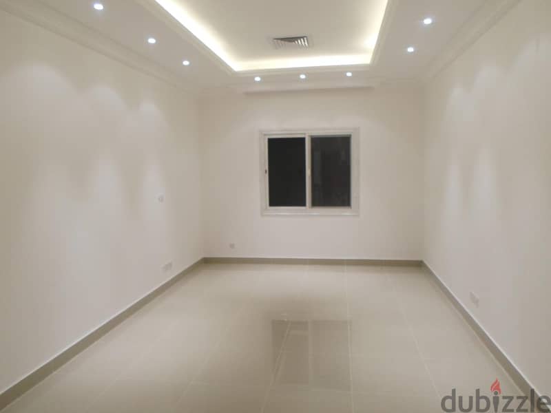 New, nice & Huge sized 3 bedroom in abu fatira w/maids room. 0