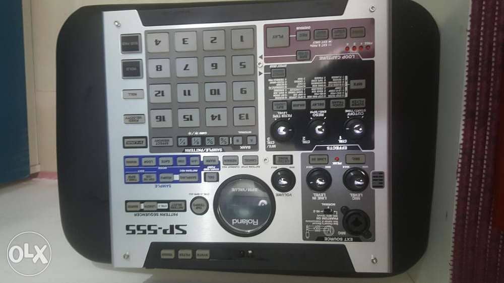 Roland SP 555 Sampler like new used for test only 1