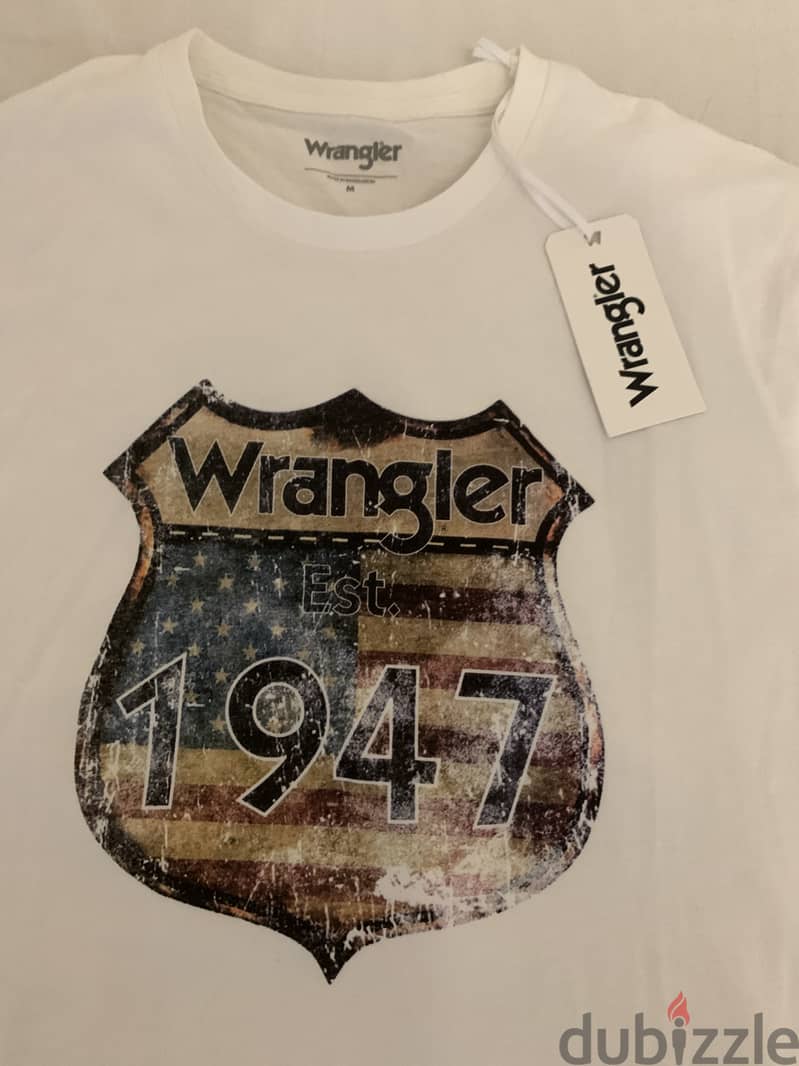 Wrangler T-shirt Size M Slim Fit . . NEW with tag 3