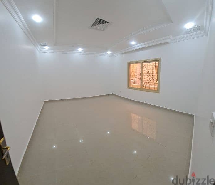 very nice super clean villa floor in Mangaf ( small balcony )open view 1