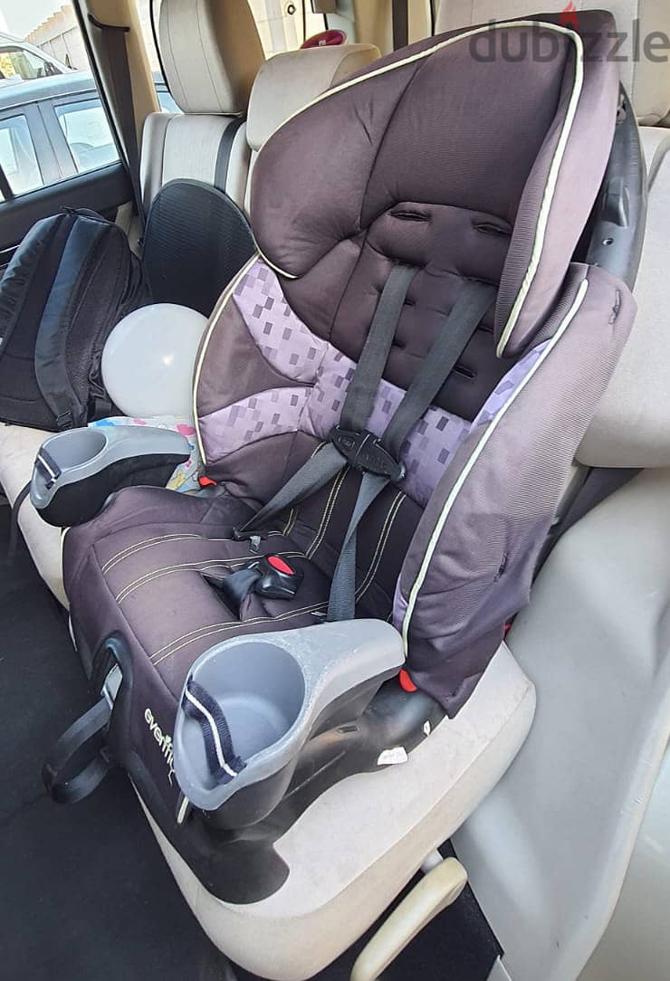 Car Seat with cup holder 1