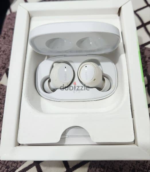 Belkin sound from immerse earbuds brand new condition just open box 4
