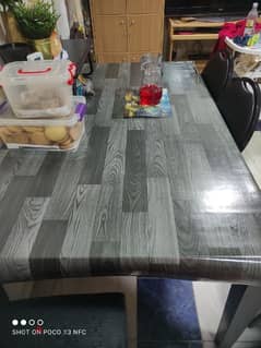 dinning table with glass top