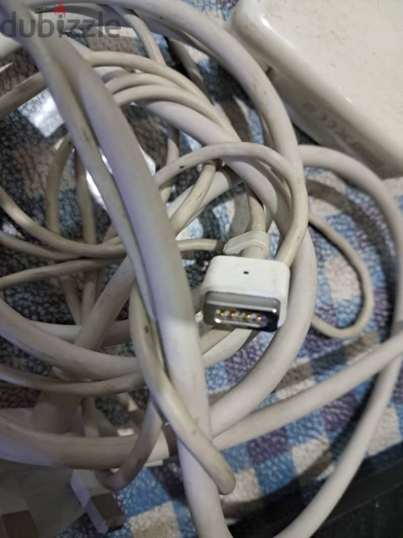 Apple laptop charger for sale 0