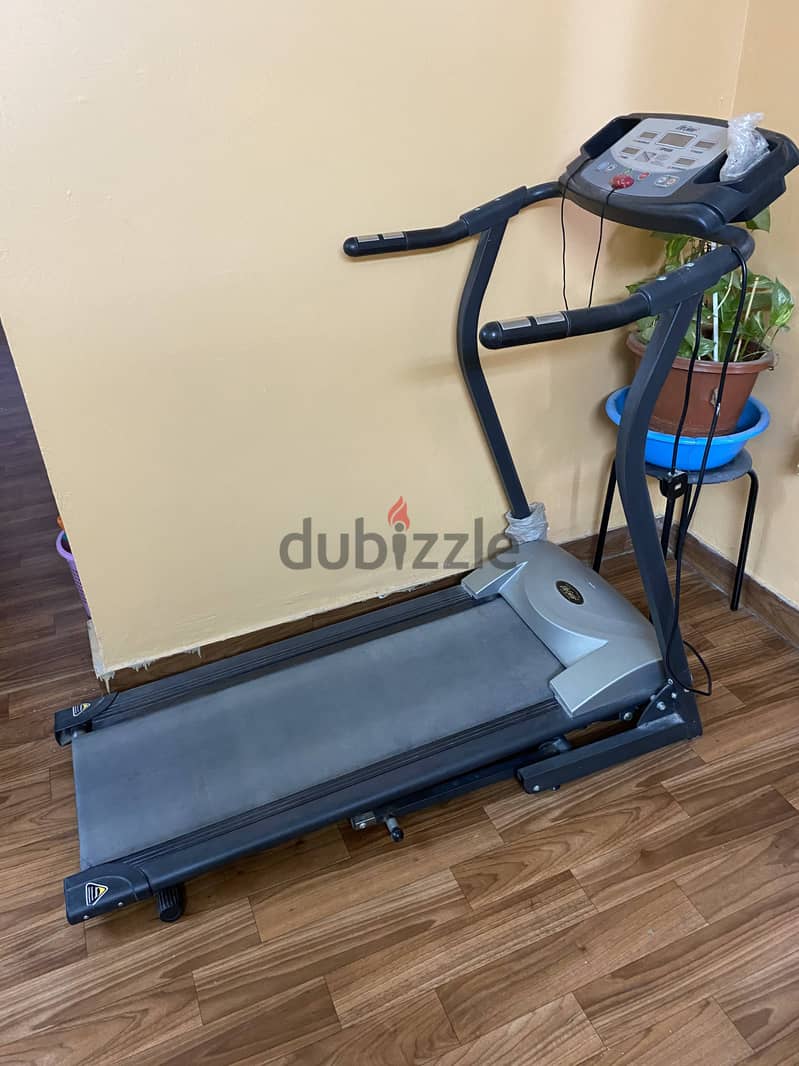 Lifegear Treadmill in excellent condition 1