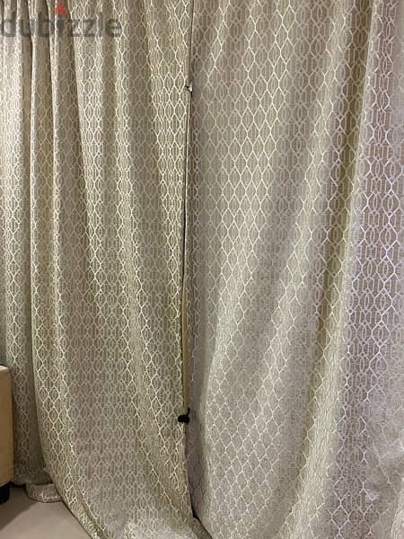 Large curtain 1