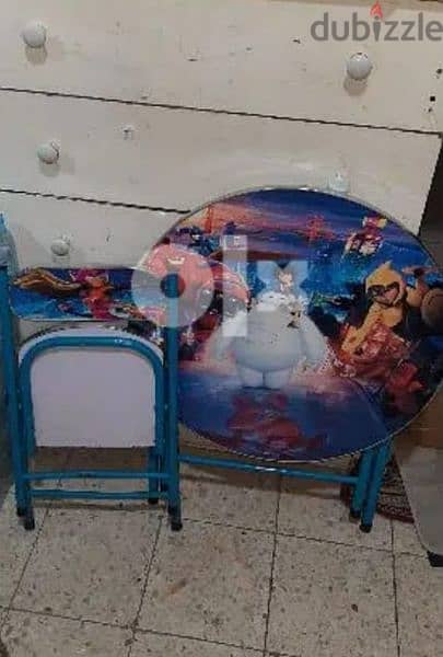 beautiful foldable table and chair for kid. 1