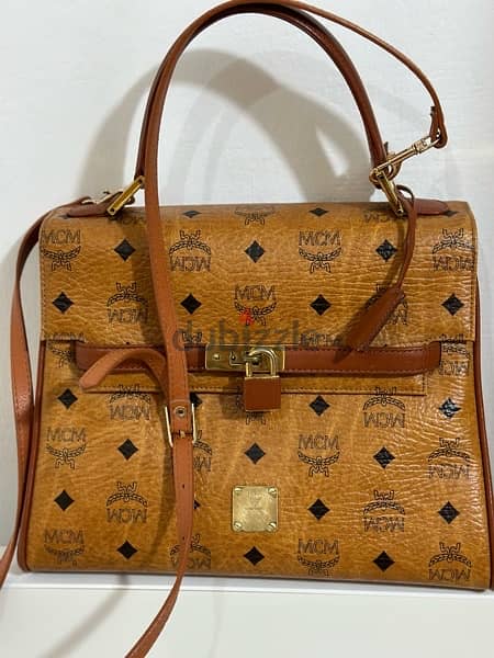 Mcm kelly deals bag price