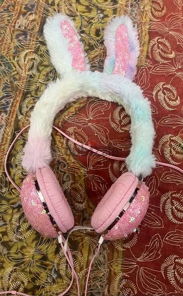 headphones for listening 5 kd per each