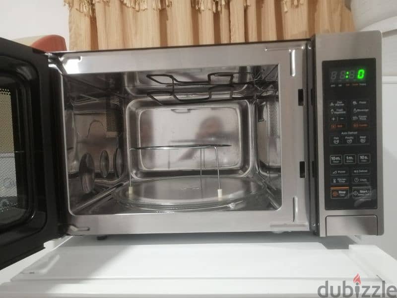 Samsung fridge and Devoo microwave for sale in mangaf block 4