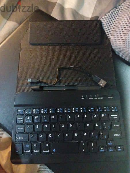 Bluetooth keyboard exchange to bluetooth speaker 2