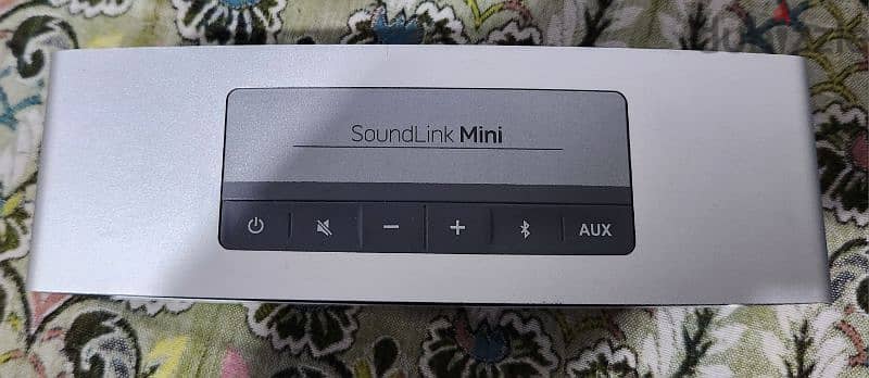 bose sound link mini excellent working condition with charger 0