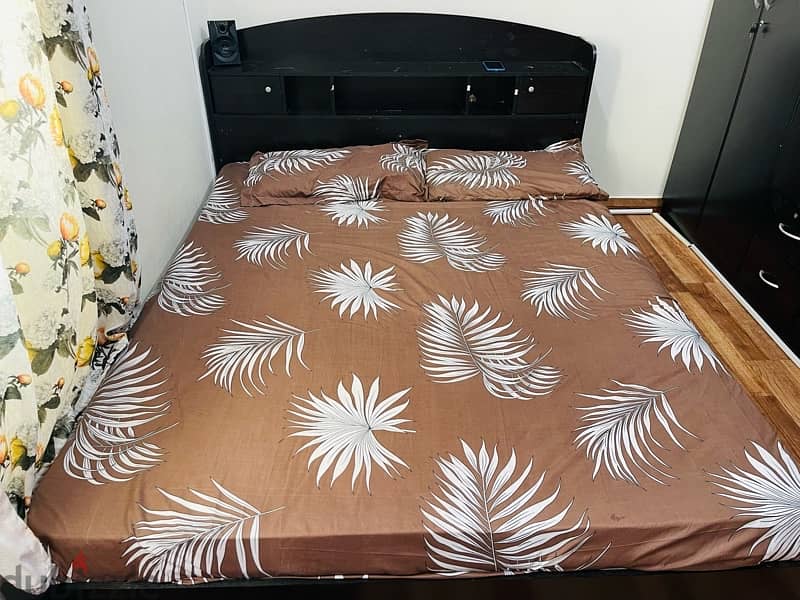 Queen size Cot and mattress for sale 1