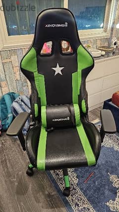 gaming chair and table