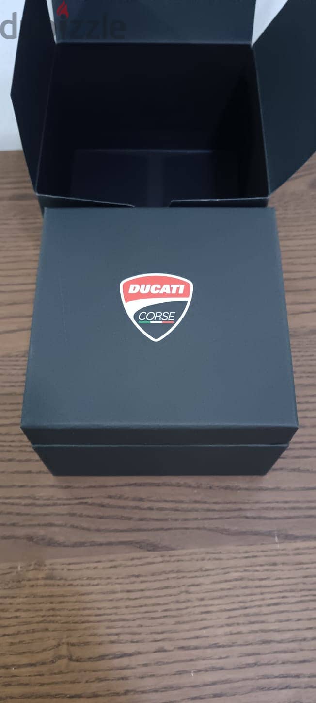 Brand New Ducati Corse Analog watch 3