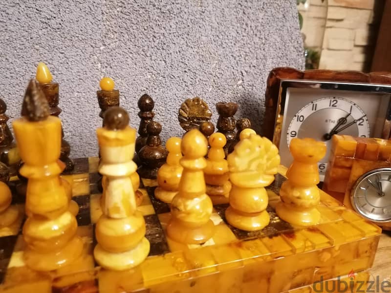 قطع شطرنج مصنوعة من كهرمان البلطيق 14