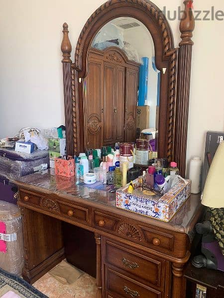 dressing table 6