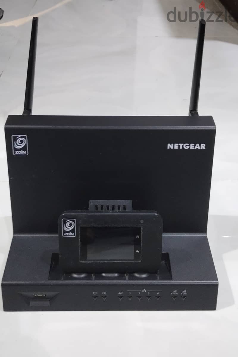 Netgear Cradle and router - 4G LTE 0