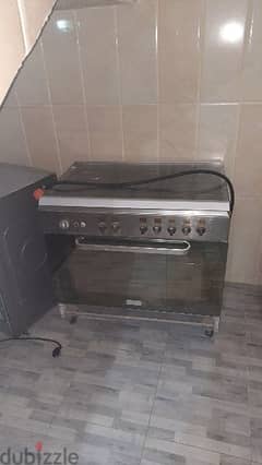oven in good condition 0