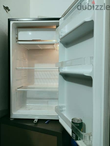 wansa refrigerator new conditions capacity 101 L 2