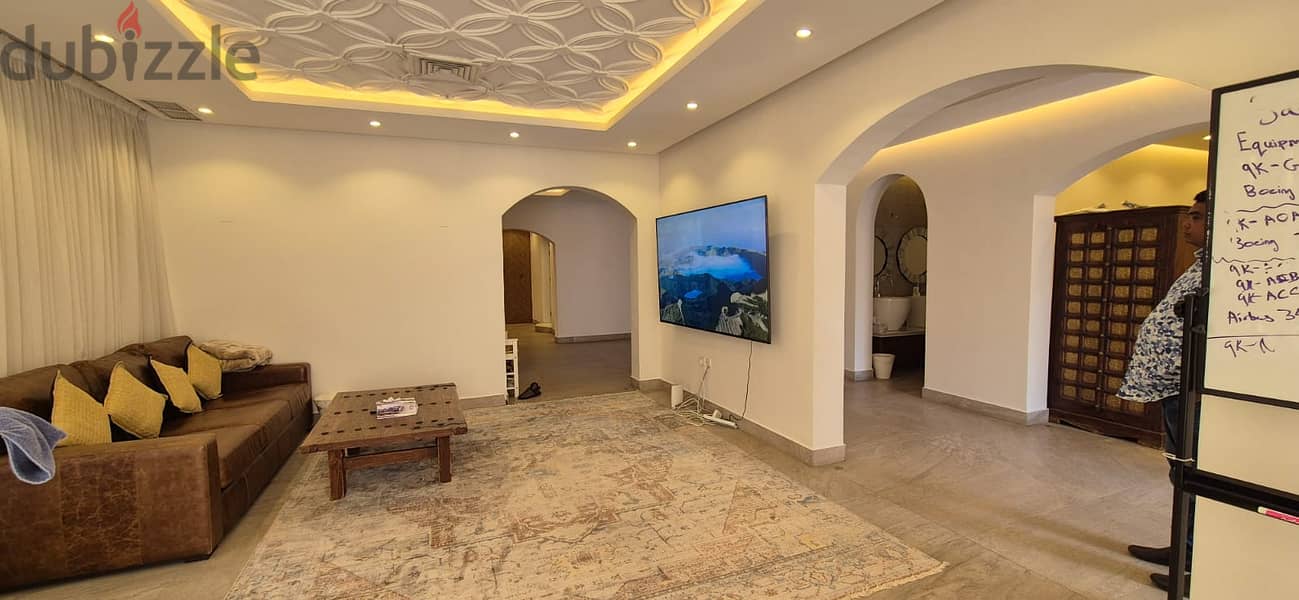 Elegant Spacious 4 Bedrooms Full Villa with Garden in Shuhada 1