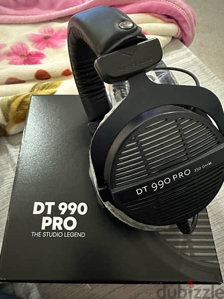 beyerdynamic DT 990 PRO 250 Ohm open Studio Headphone 2