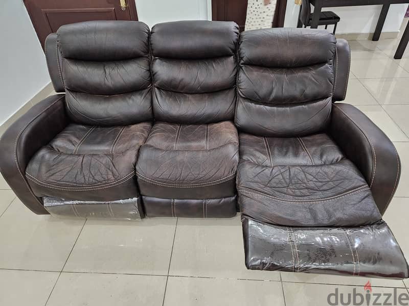 Recliner shop sofa dubizzle