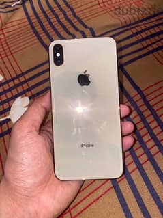 very good phone iPhone xsmax 64 Gb in gold colour