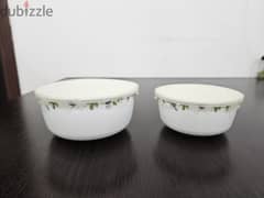 Porcelain bowls with lids