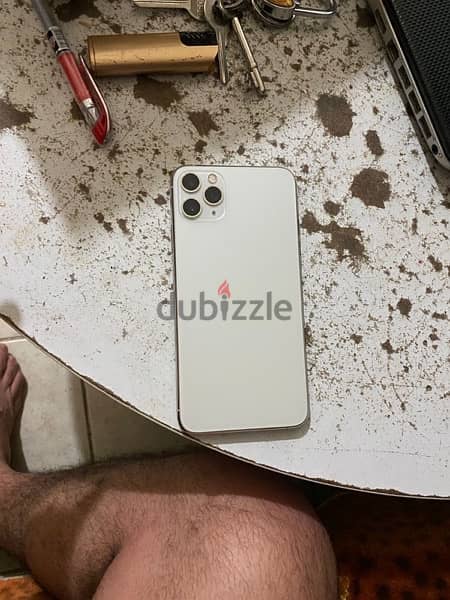 display dot  battery 90 percentage iPhone 11 Pro Max good condition 2