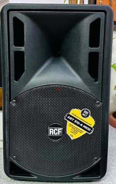 RCF 10 inch pawerd spekar have only 1 pieces . 800 watts made in italy