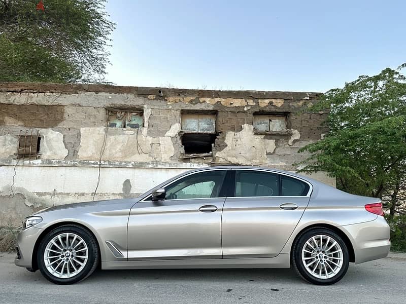 BMW 520i Exclusive 2018 بي ام دابليو 11